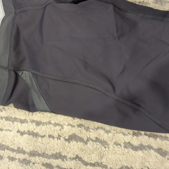 Lululemon Chase Me Crop II Soot / Heathered Medium Grey - Picture 15 of 15
